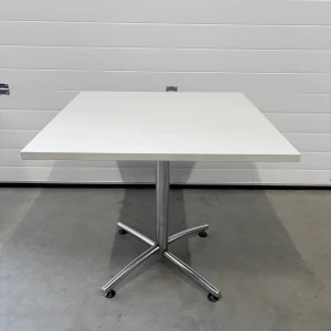 BRUKT | LYSGRÅ LOUNGE/KANTINEBORD